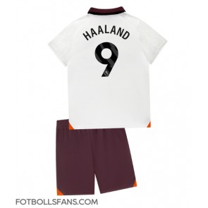 Manchester City Erling Haaland #9 Replika Bortatröja Barn 2023-24 Kortärmad (+ Korta byxor)